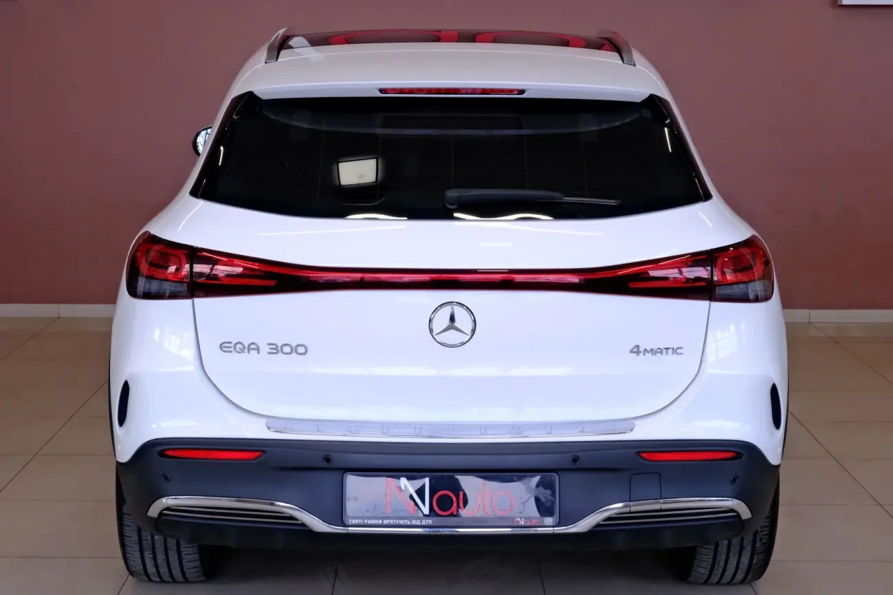 Mercedes-Benz EQA 300 6
