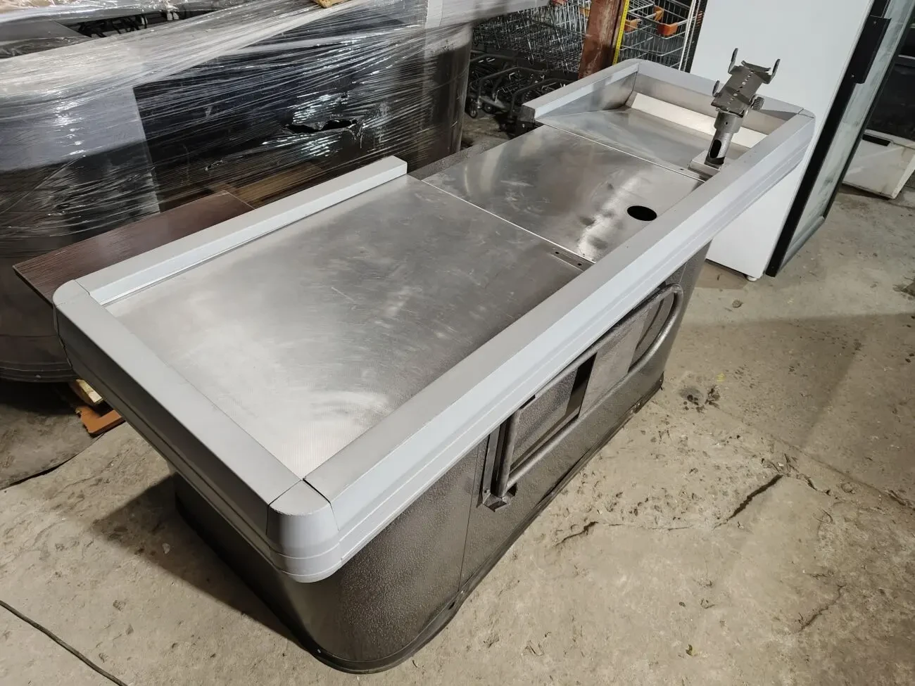 Касовий прилавок 1,8, касовий стіл, касове місце, каса 3