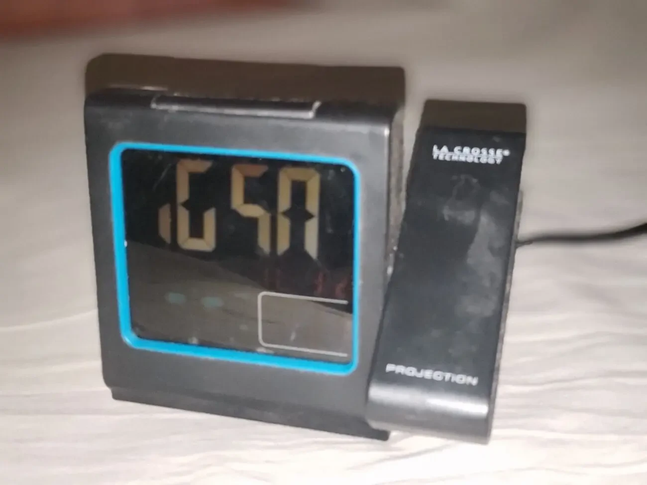 Часы с протектором La Crosse. 2