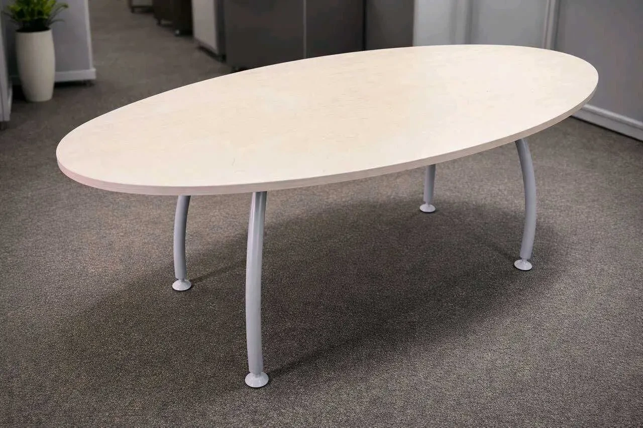 Стіл для перемовин