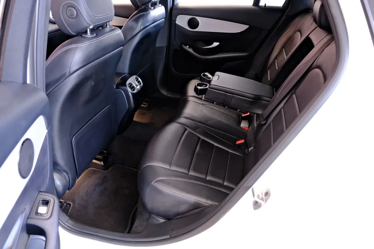 Mercedes-Benz GLC300 8