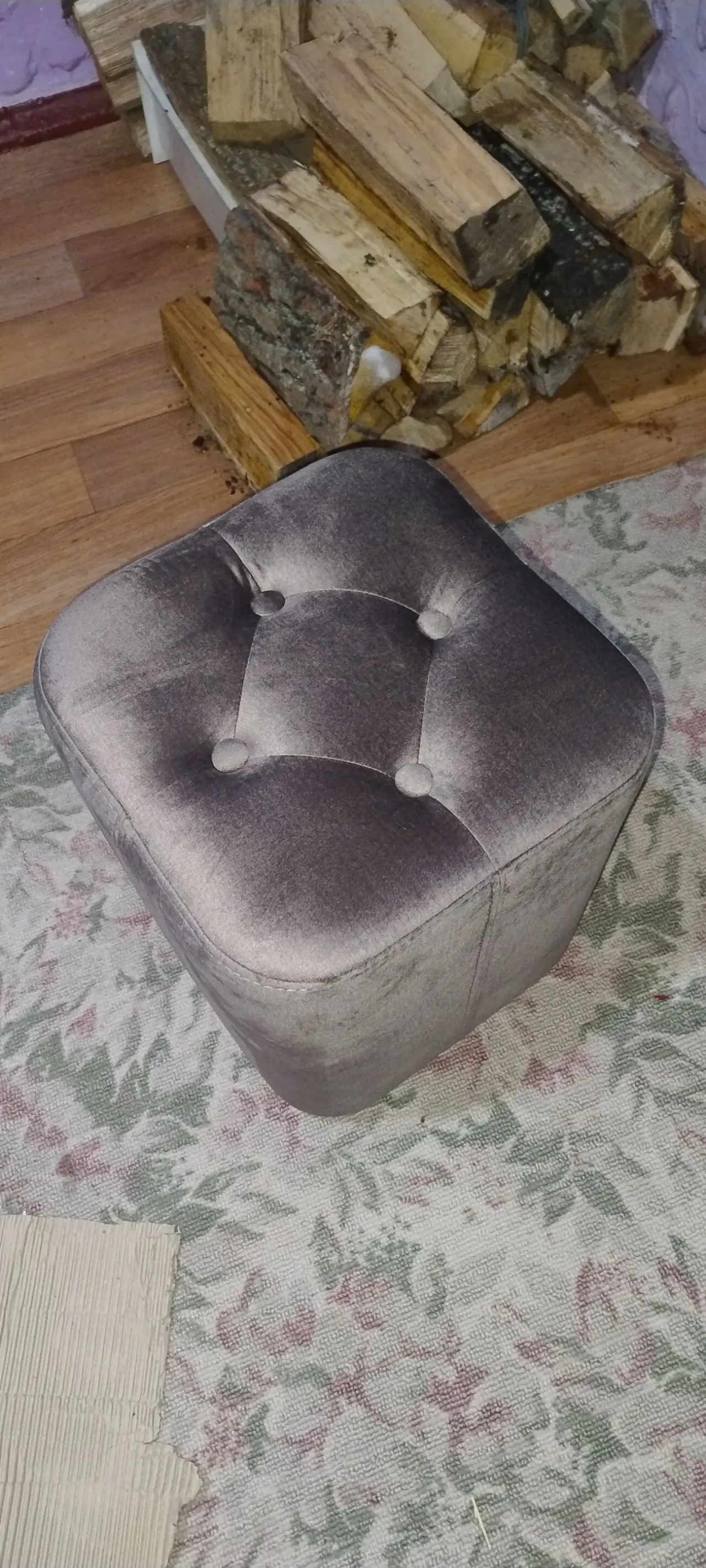 Пуфик суцільний Честер 5