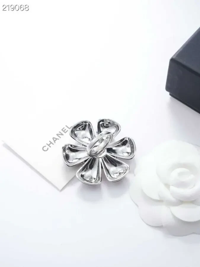 Каблучка/брошка Chanell 7