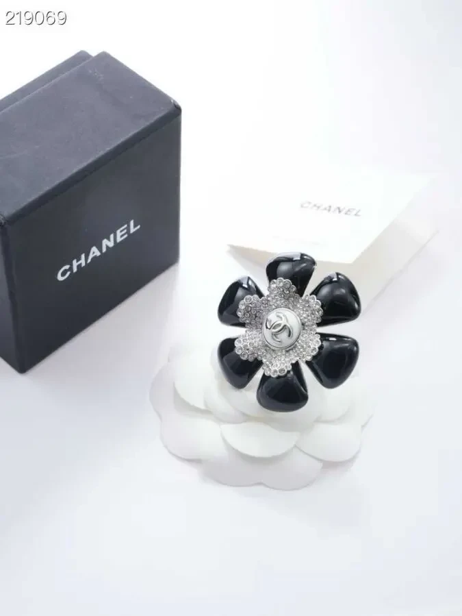 Каблучка/брошка Chanell 2