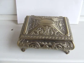 Коробка для прикрасс або.роз14х10х7 см.вага 520 гр. латунь або..