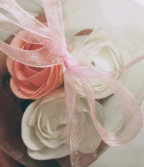 Цветы розы мыло белые, розовые 3 штуки сувенир в сердечке