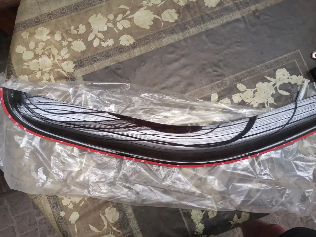 Ветровик  на дверь Буса