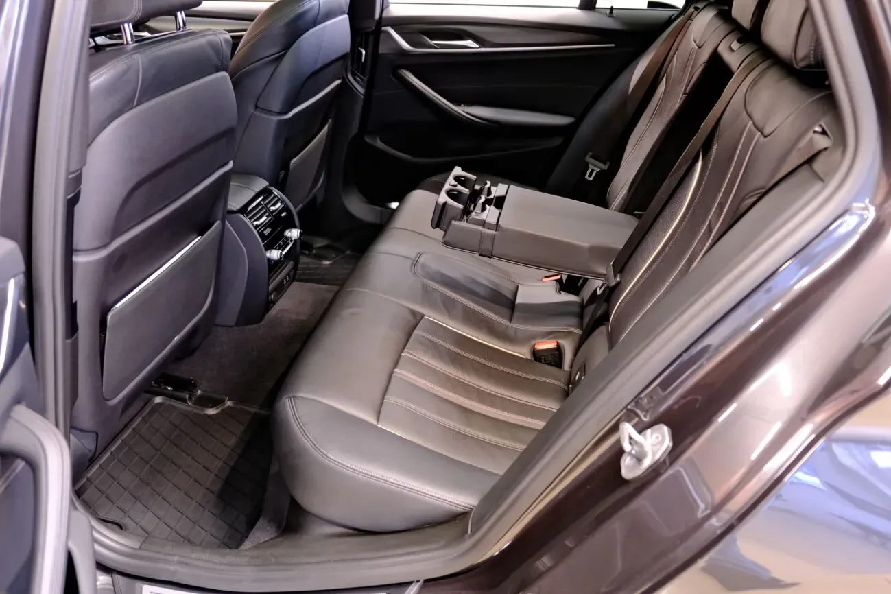 BMW 530i xDrive Touring 8