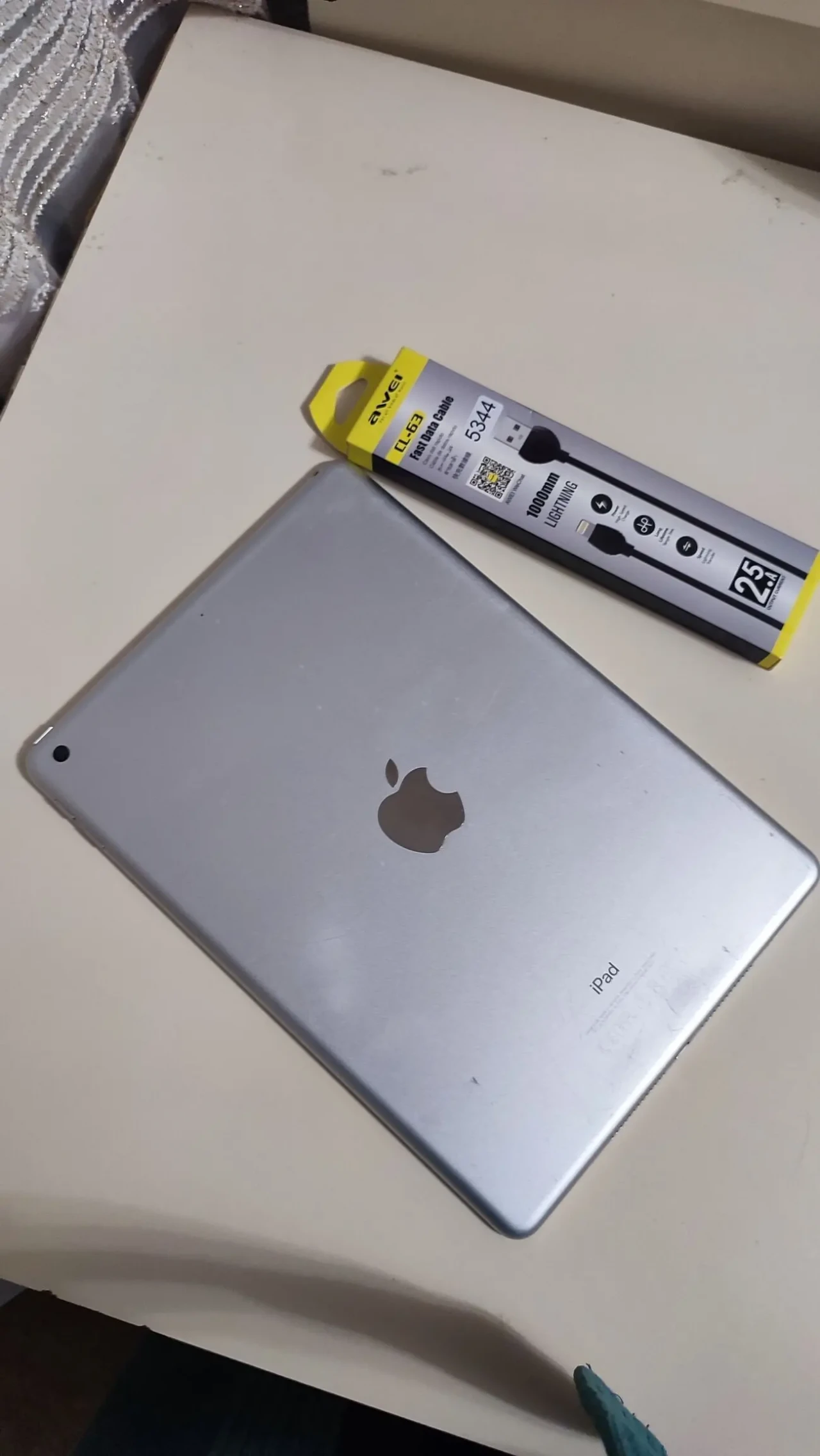 Продам Apple iPad 5 Wi-Fi 2/32Gb,стан гарний. 4