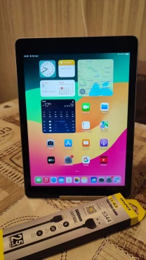 Продам планшет Apple iPad 6, Wi-Fi 2/32Gb, стан гарний.