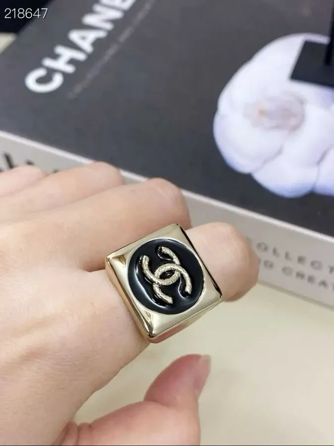 Каблучка Chanell