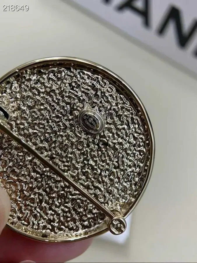 Брошка Chanell 5