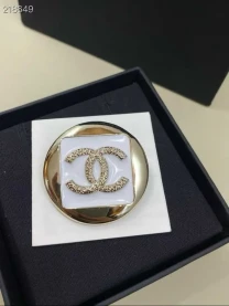 Брошка Chanell