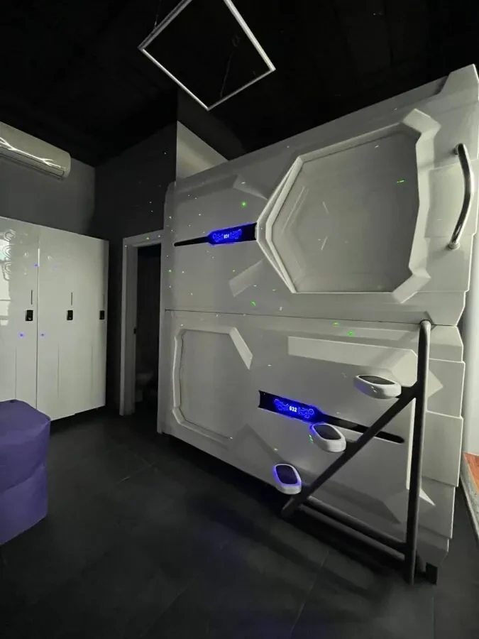 Капсульний готель у центрі Києва 4