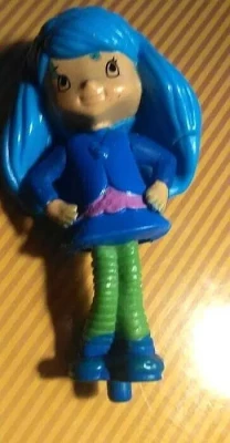 Кукла -игрушка Mcdonald's 2010 года Клубничка Шорткейк высота 7,5 см