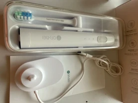 Електронна зубна щітка