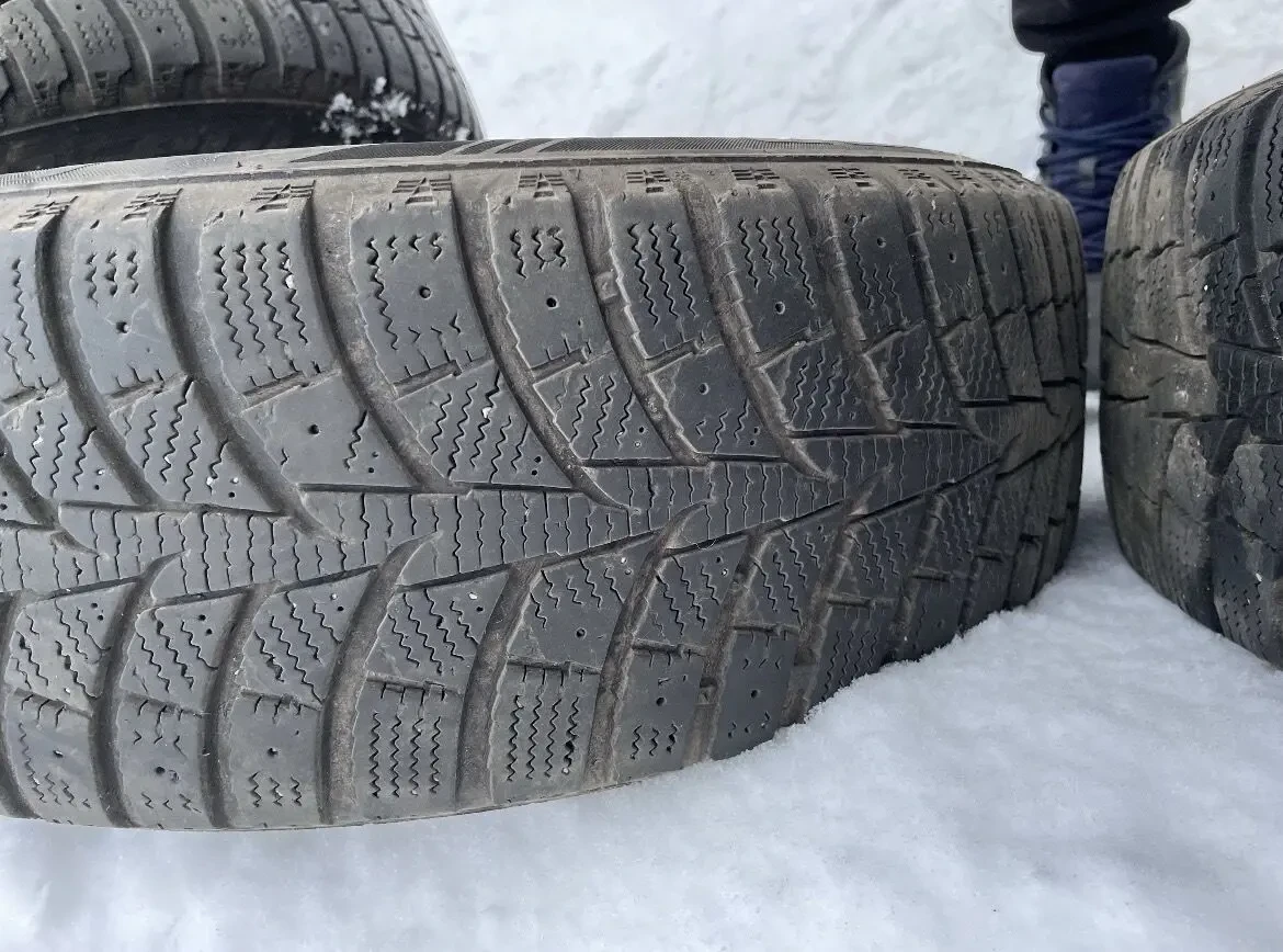 Шини Laufenn з дисками 185/65 R15 92T під шип 5