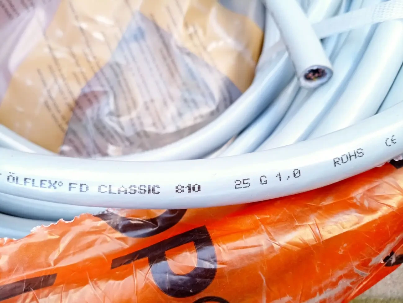 Кабель LAPP OLFLEX CLASSIC FD 810 25G1 2