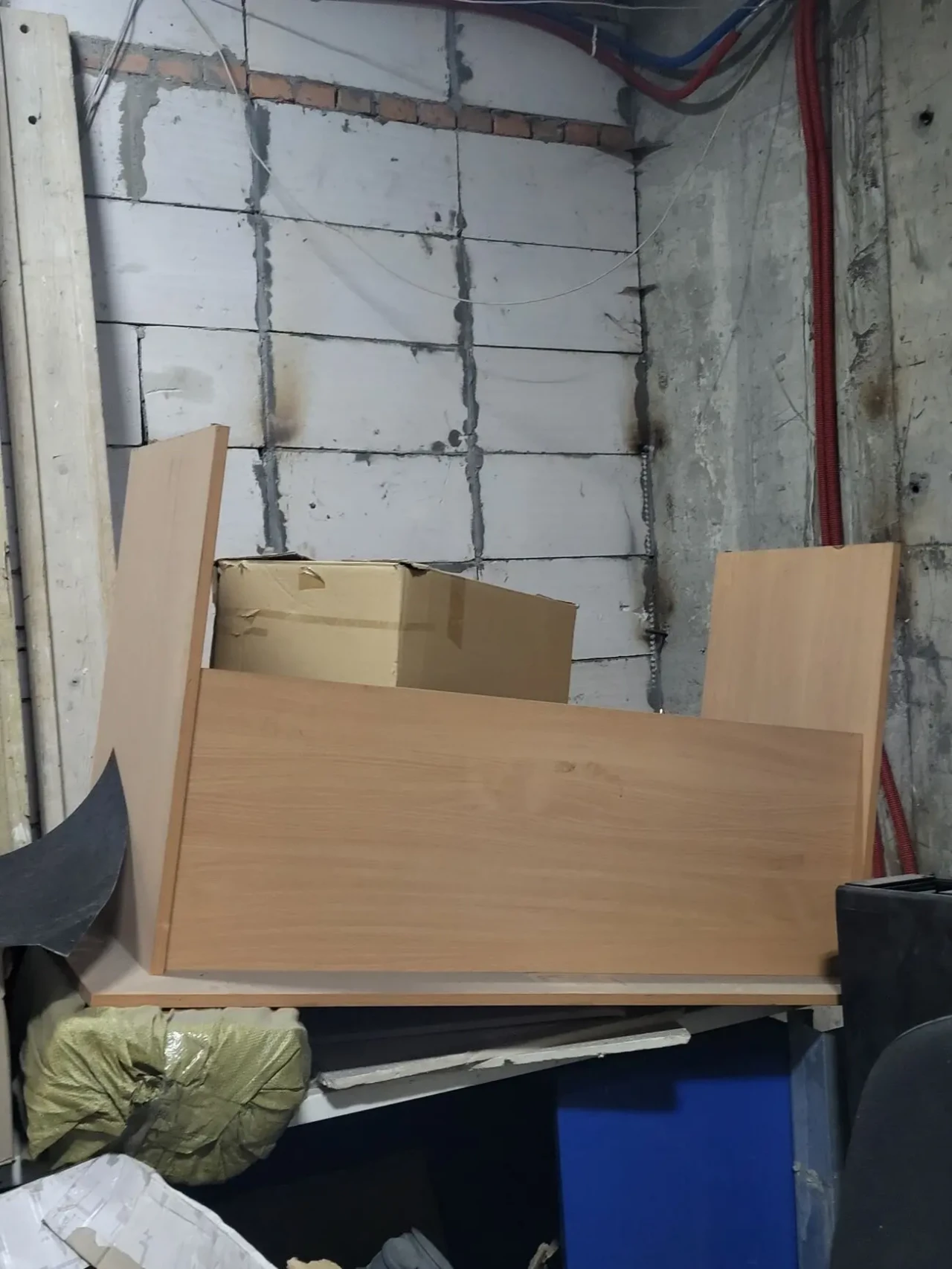 Стіл офісний, комп'ютерний,різні