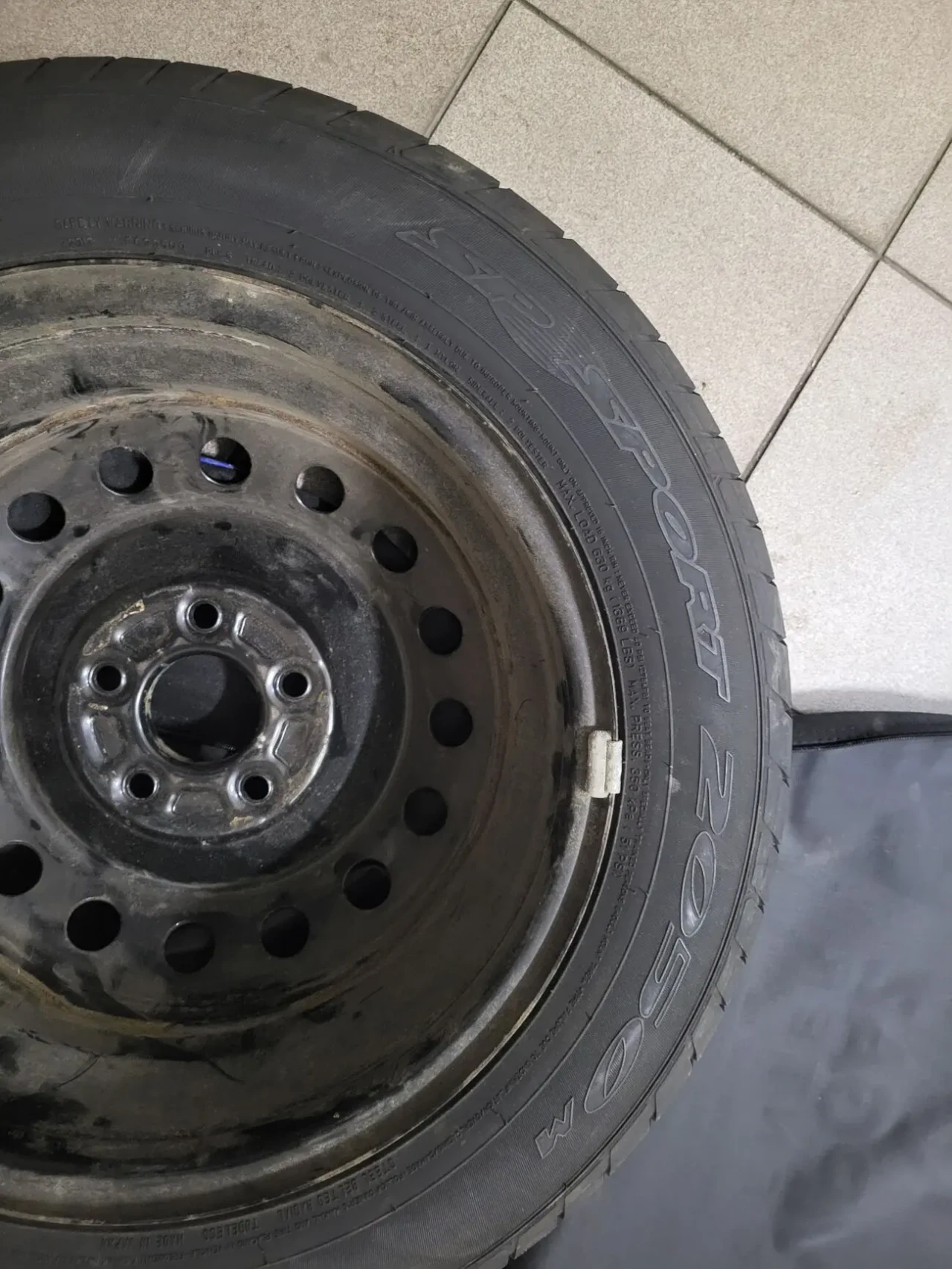 Автомобільне колесо(докатка) з шиною Dunlop 165/65R15 5
