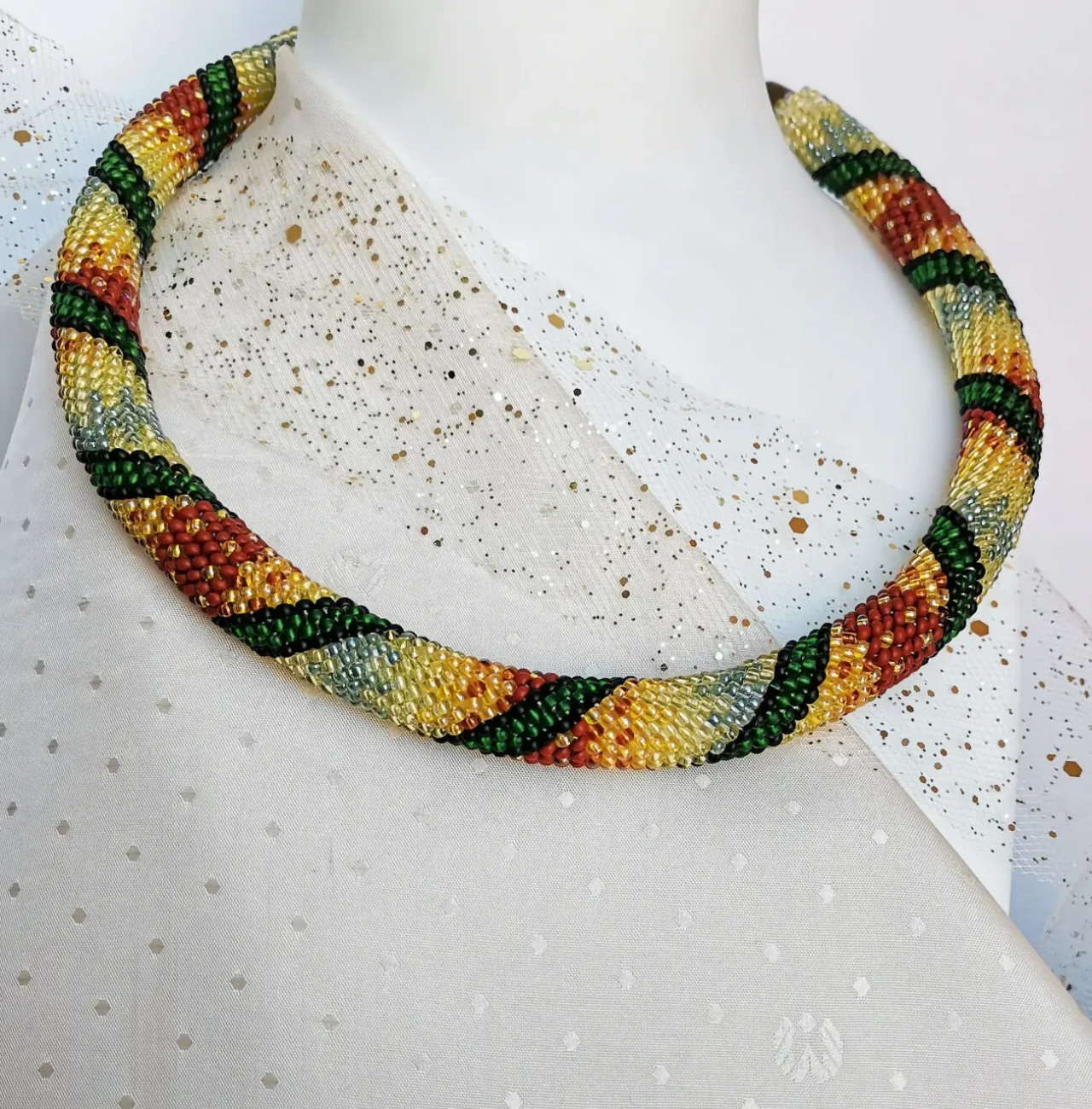 Прикраса із бісеру кольє-джгут Чарівний ліс 9