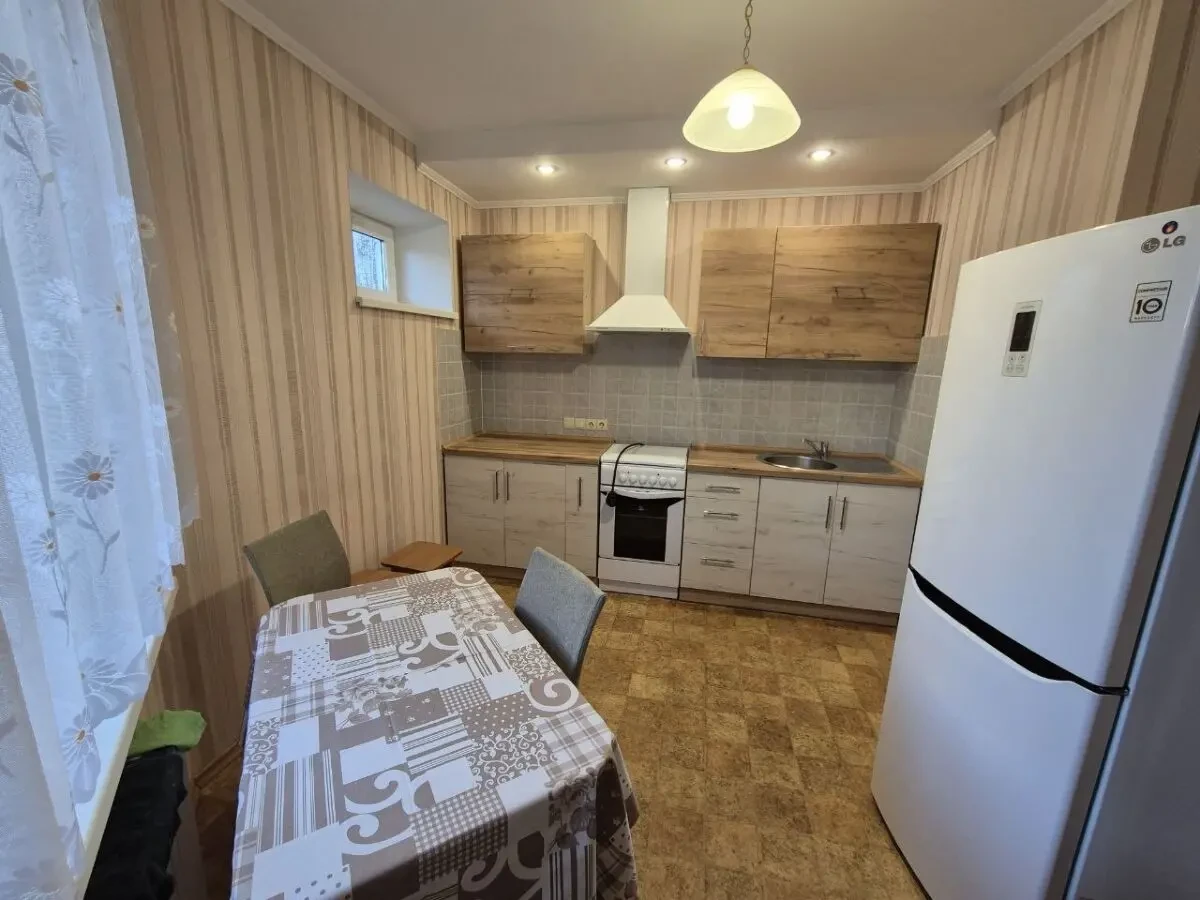 Продам 1 кімнатну квартиру 45 м Лівобережний-3 2