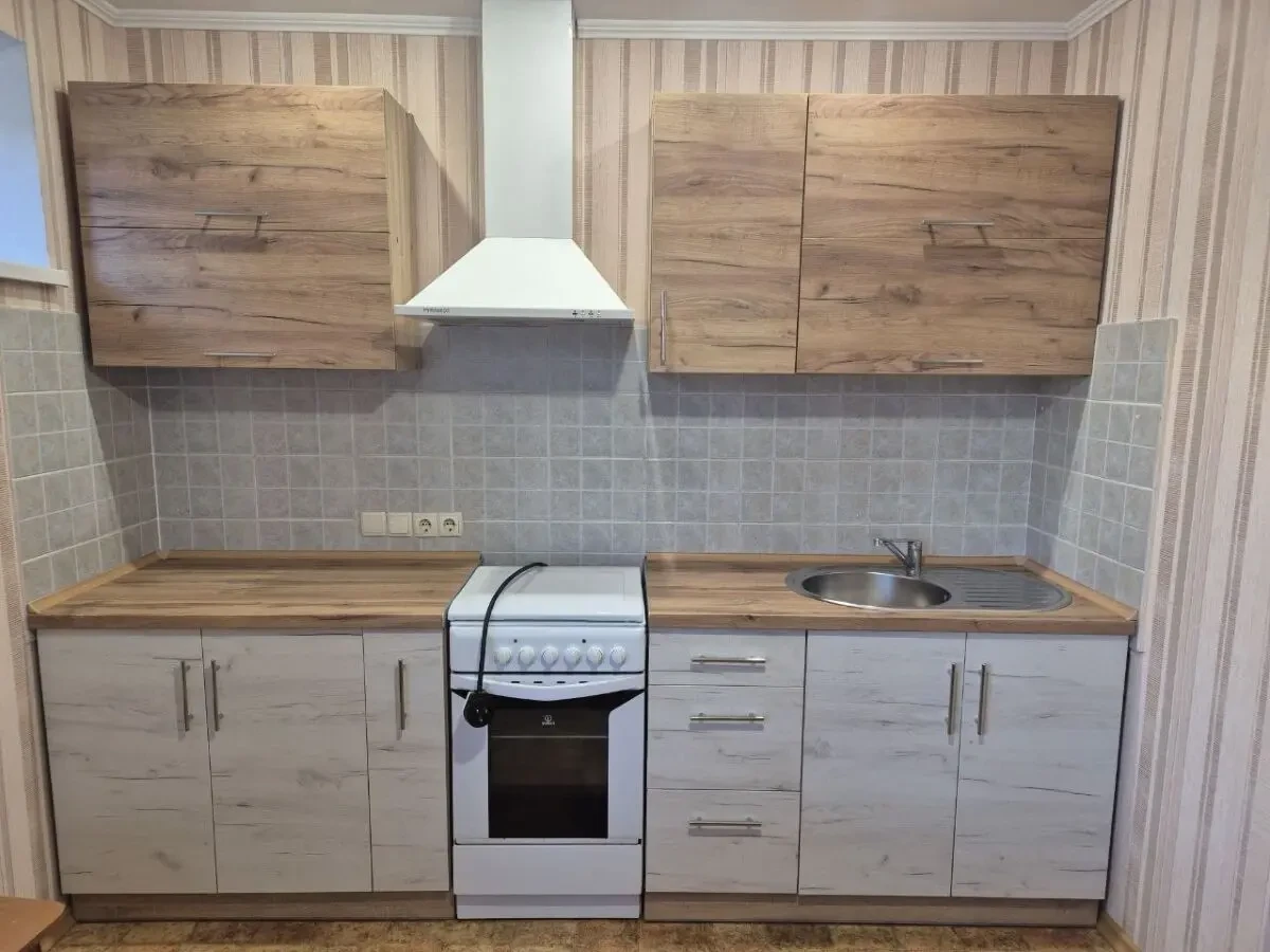 Продам 1 кімнатну квартиру 45 м Лівобережний-3