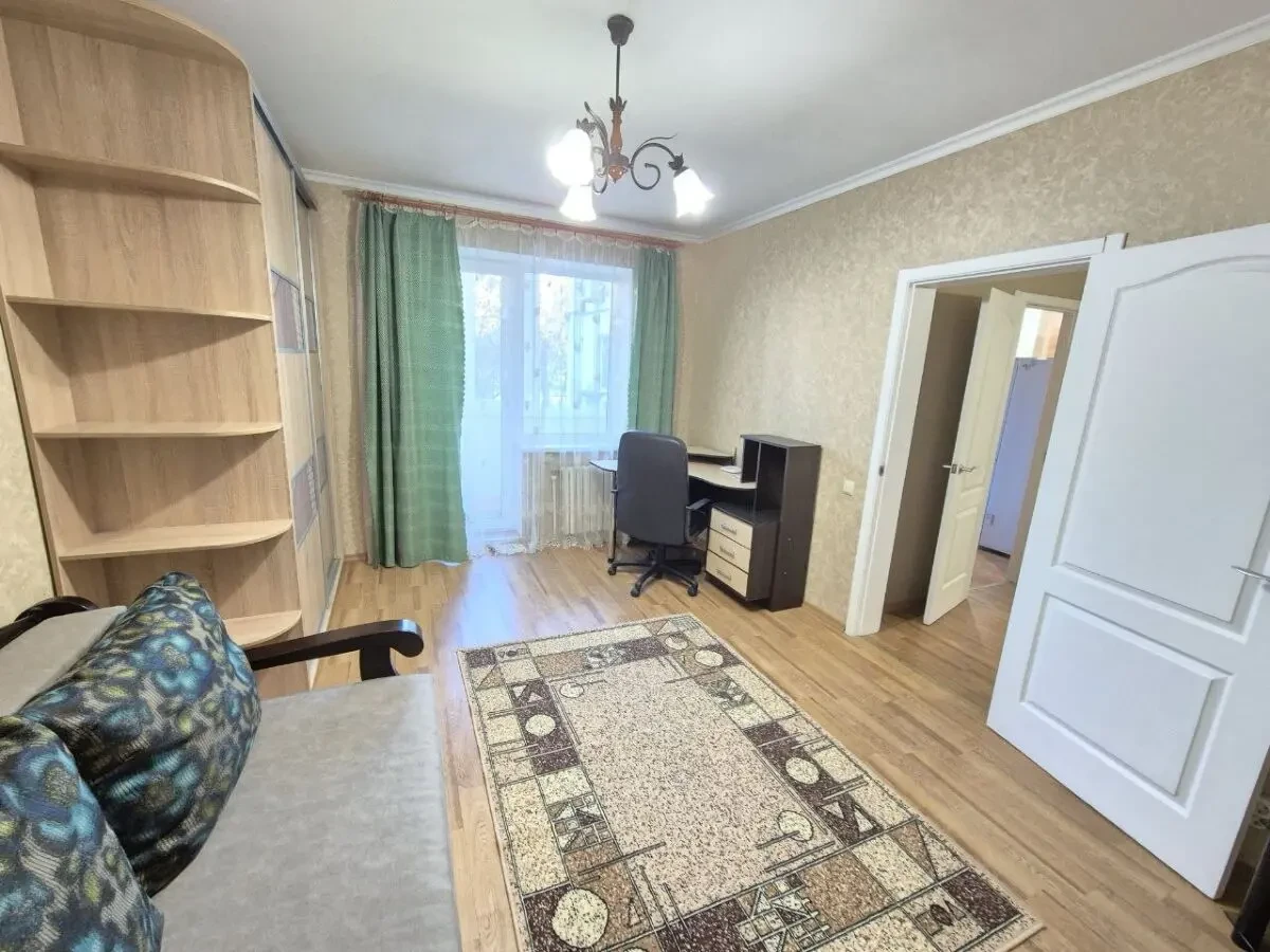 Продам 1 кімнатну квартиру 45 м Лівобережний-3 5