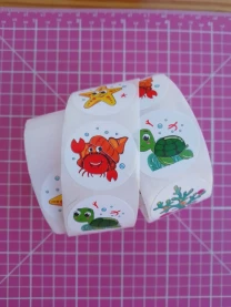 Наклейки бумажные кружочки море мультяшки детские рулон