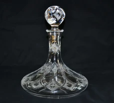 Хрустальный графин в форме корабля, XX век, традиционной формы, с гра