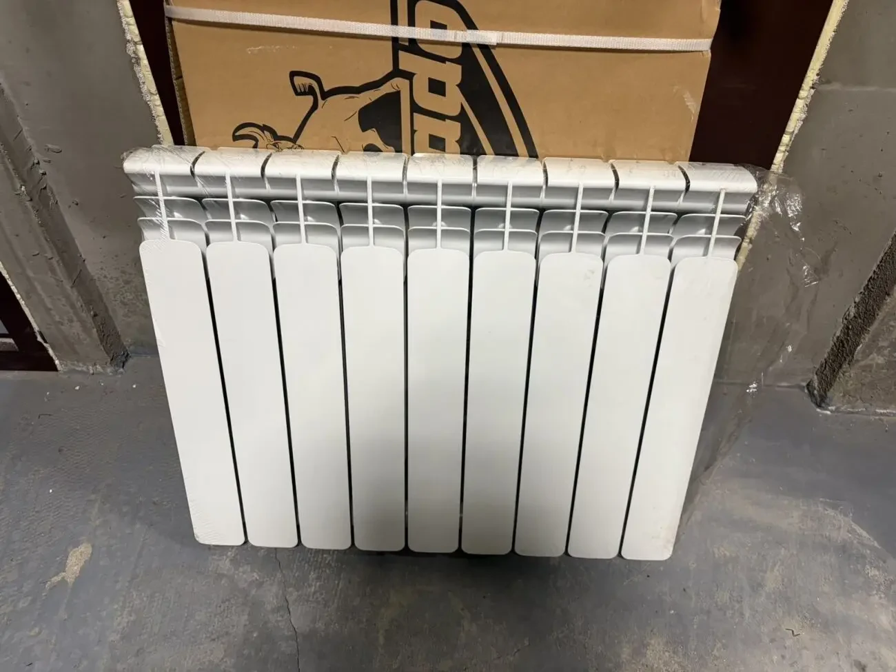 Радіатор опалення,9 секцій,новий