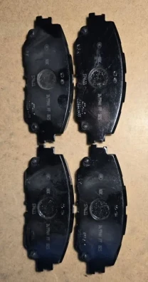 Гальмівні колодки Toyota передні 04465-33480 оригінал комплект