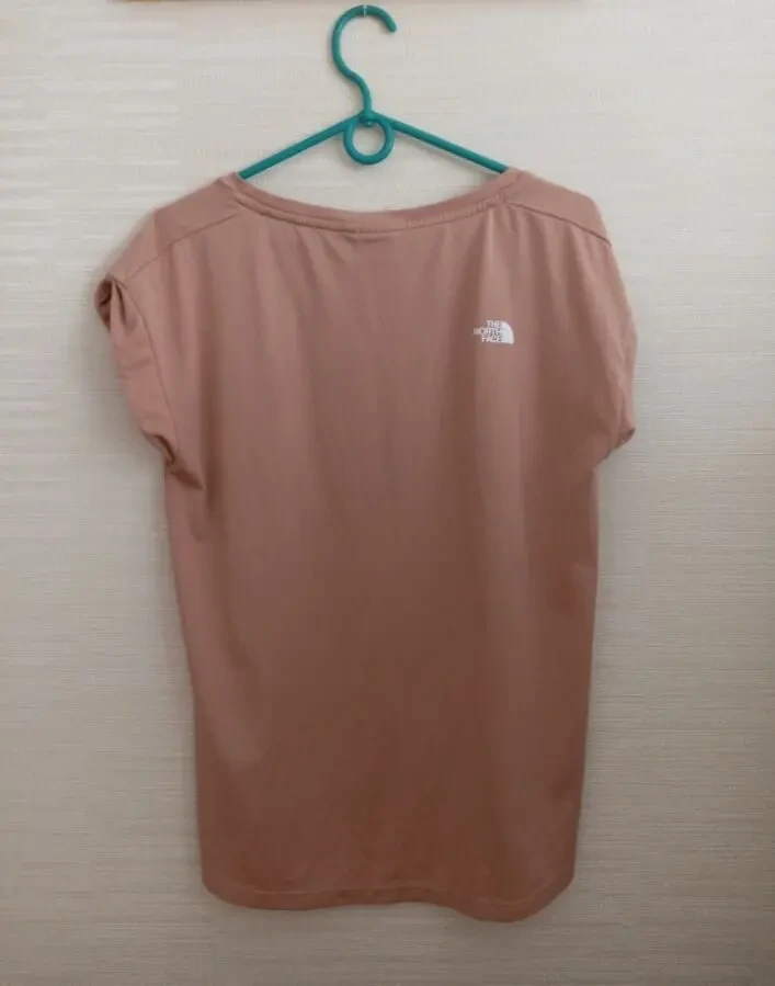The North Face Спортивная женская футболка св кораллового цвета 4