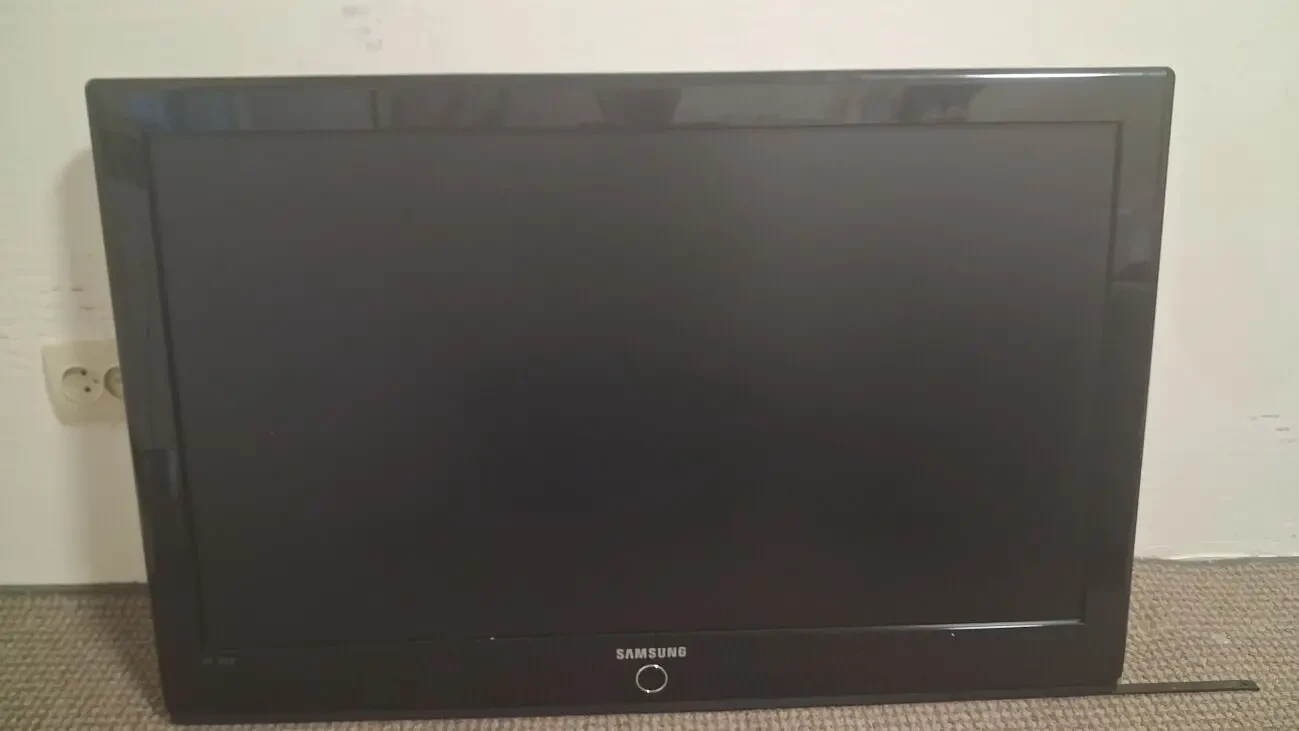 Продам телевізор 3