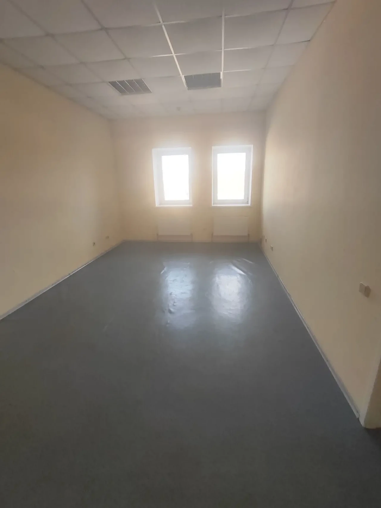 Сдам коммерческое помещение 71кв.м. на Боброва, Майдан Озёрный 7