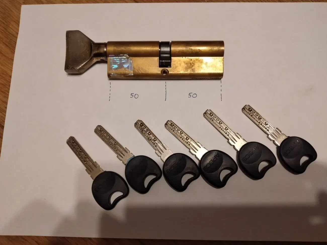 Цилиндр замка APEKS