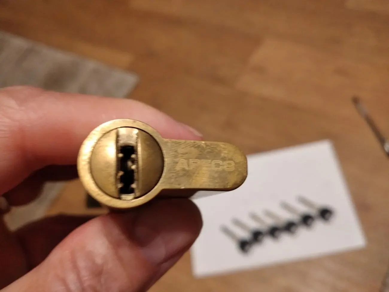 Цилиндр замка APEKS 2