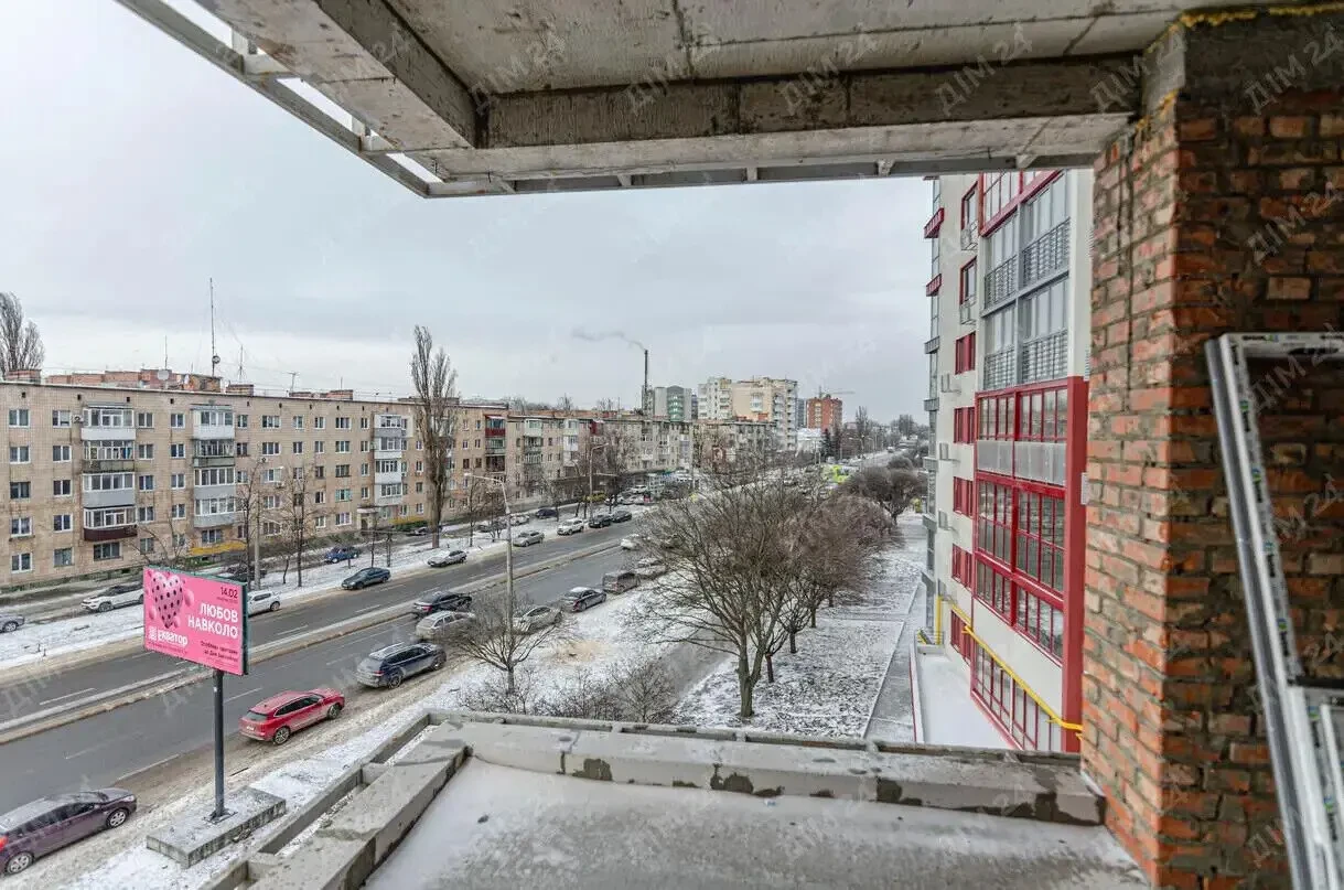 Трикімнатна квартира з панорамою та тишею