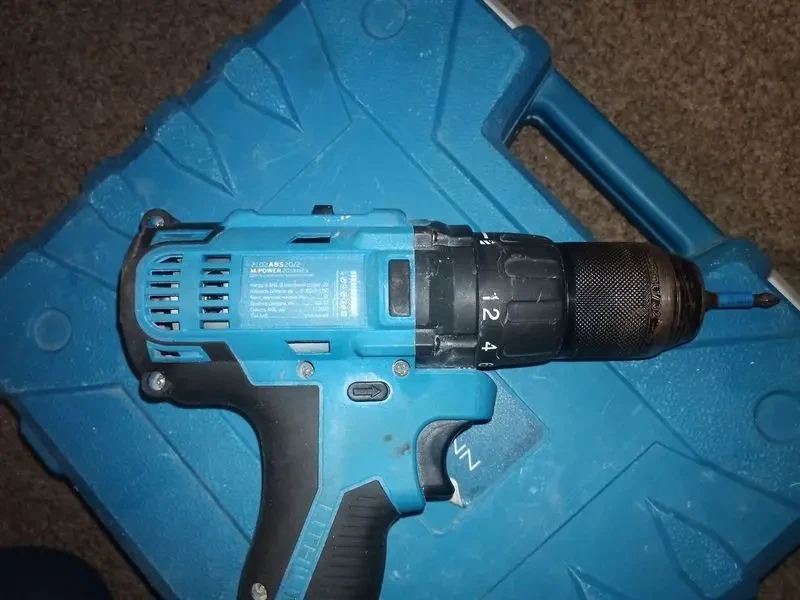 Шуруповерт Kraissmann 2102 ABS 20/2 3