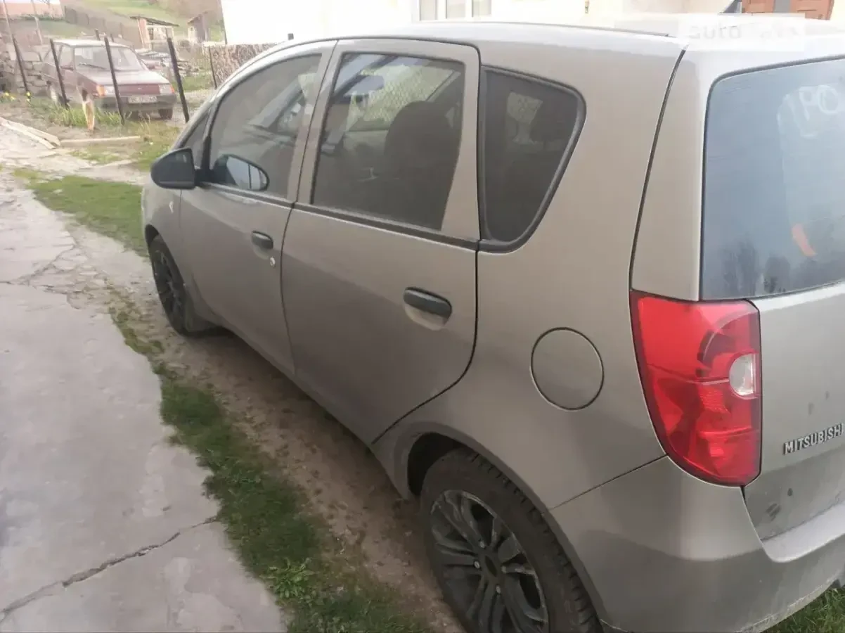 MITSUBISHI Colt 3
