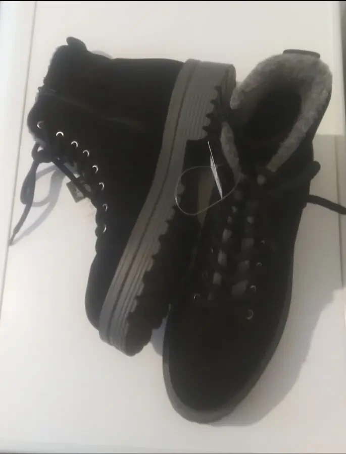 Жіночі замшеві чобітки