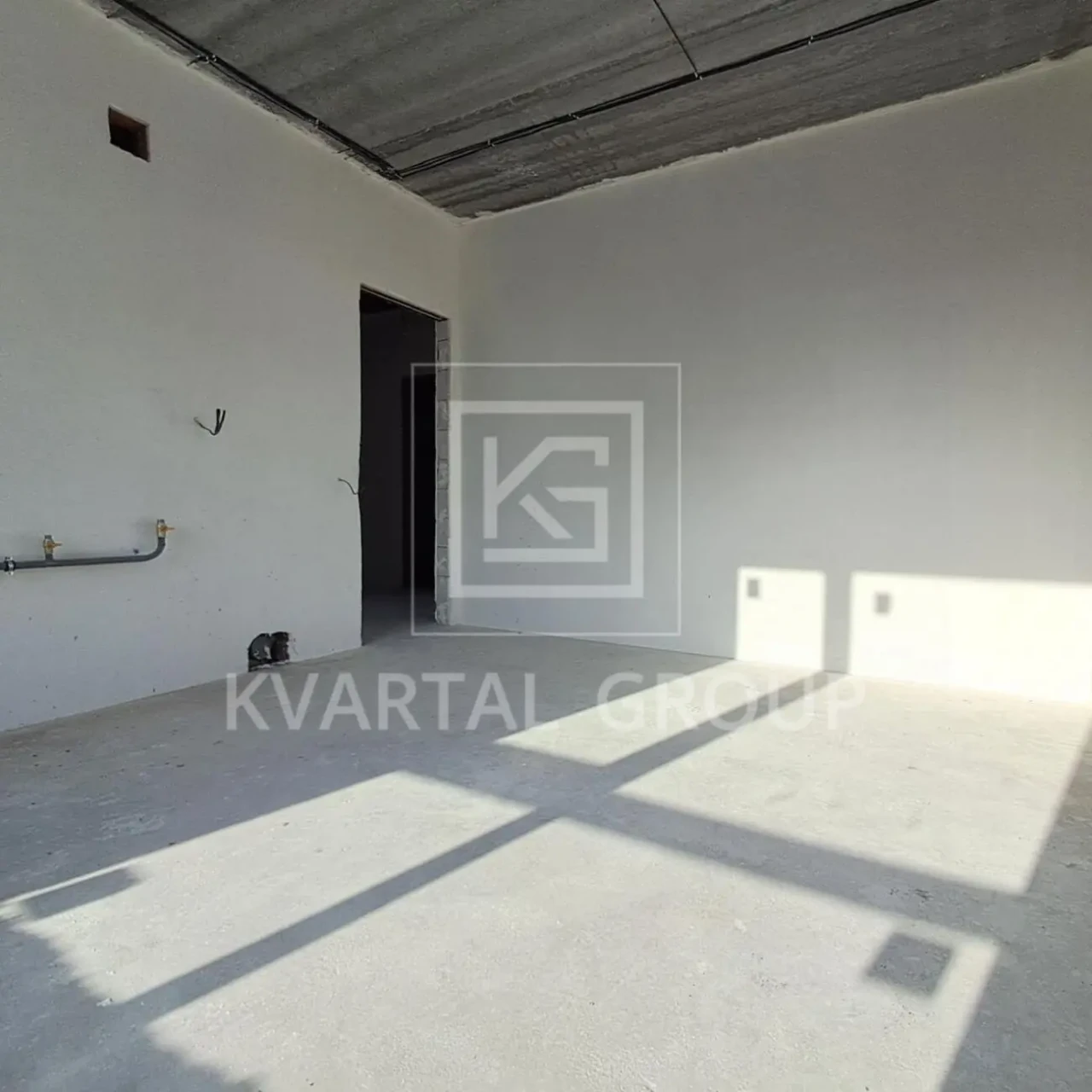 Продам ГАРНУ 1к квартиру з початковим ремонтом. Газ. 4