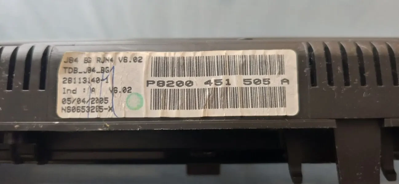 Панель приборов Renault Scenic II P8200451505A 2