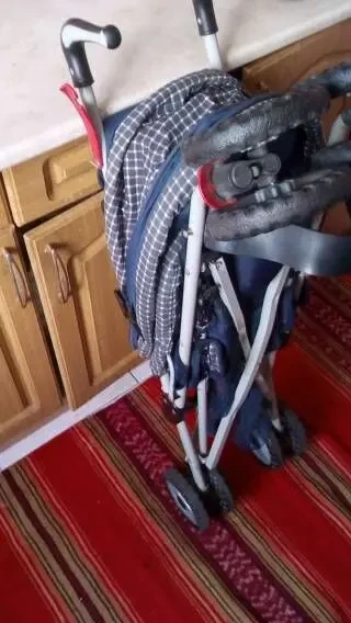 продам детскую коляску тросточка 2