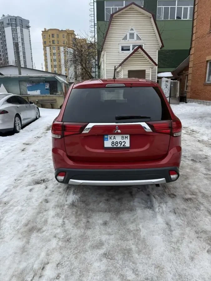 Продам авто Мітсубісі Оутлендер повний привід 4