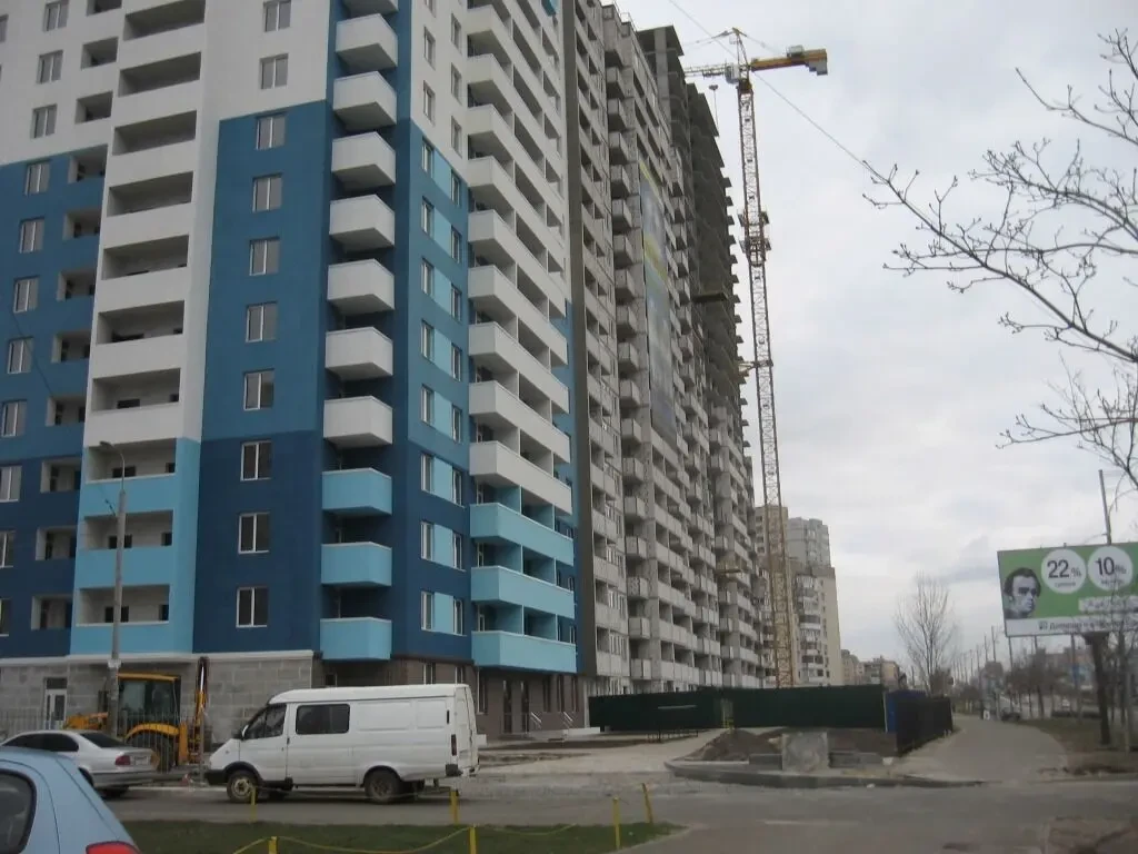 Продам 2-х комн комнатную квартиру. Киев Деснянский р-он Р.Рейгана,40 3