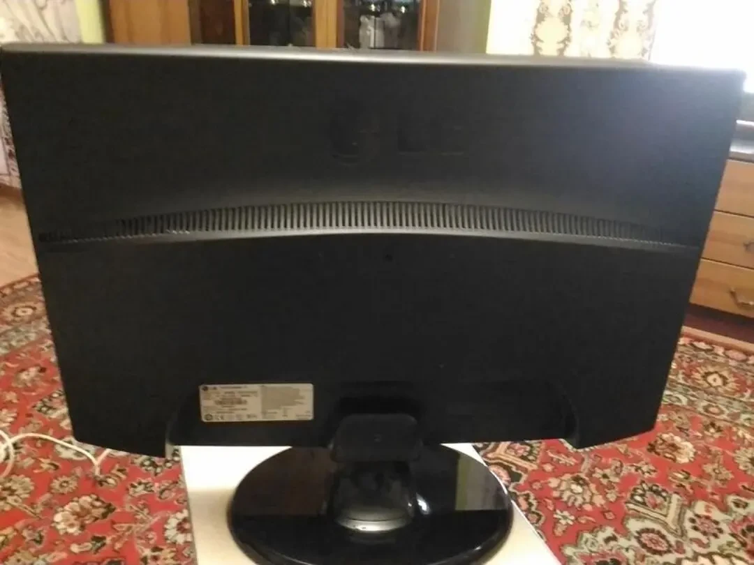 Монитор LG 23 2