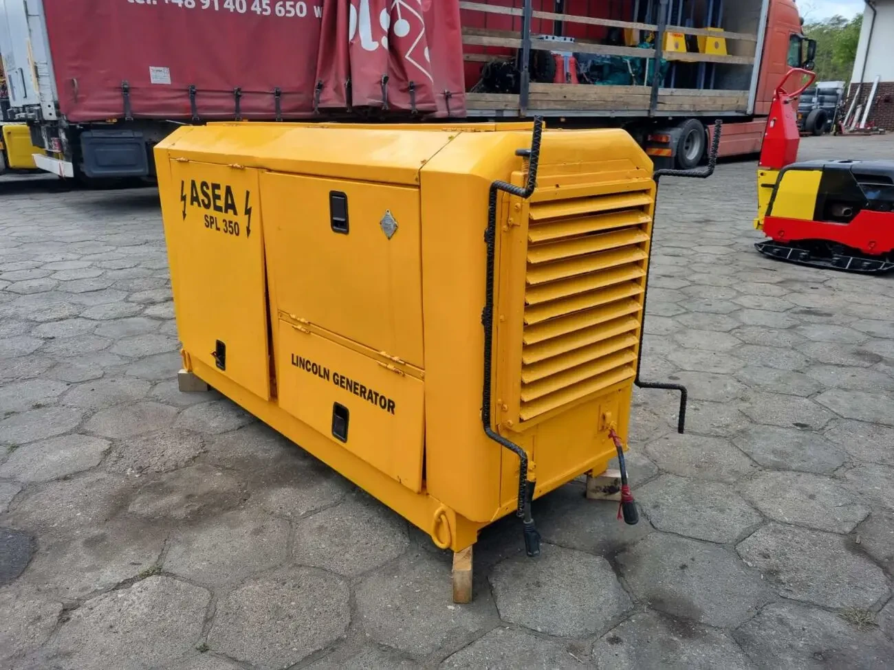 Генератор ЛІНКОЛЬН SAE300 2