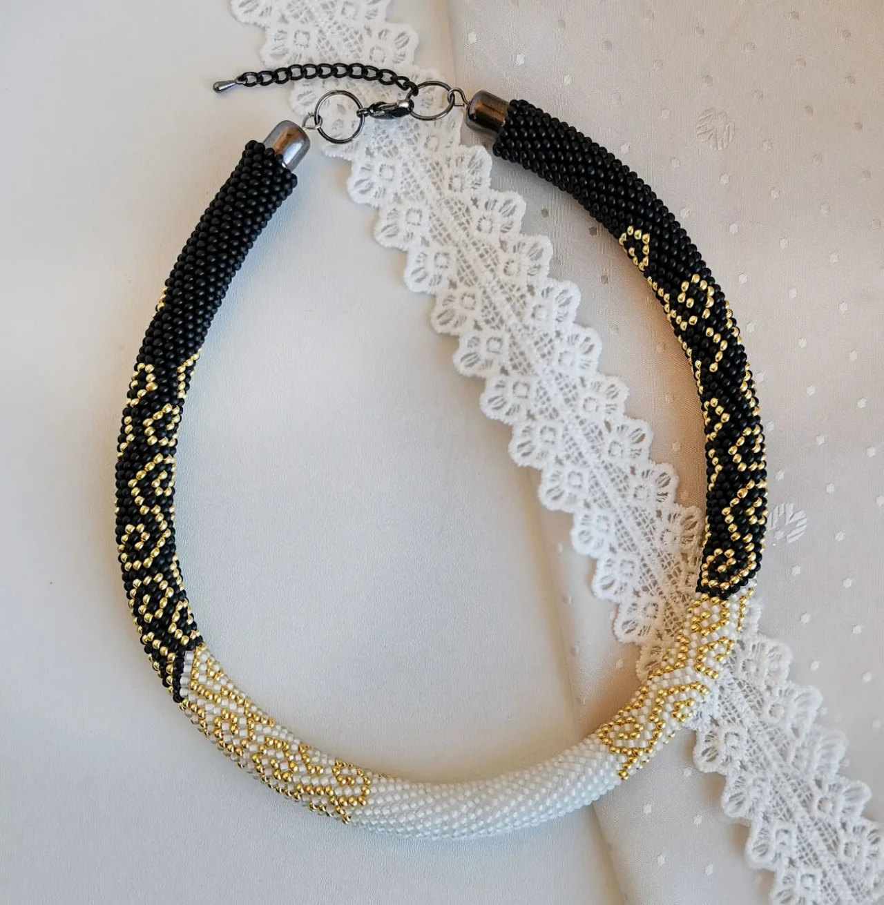 Прикраса із бісеру кольє-джгут Гармонія розкоші 7