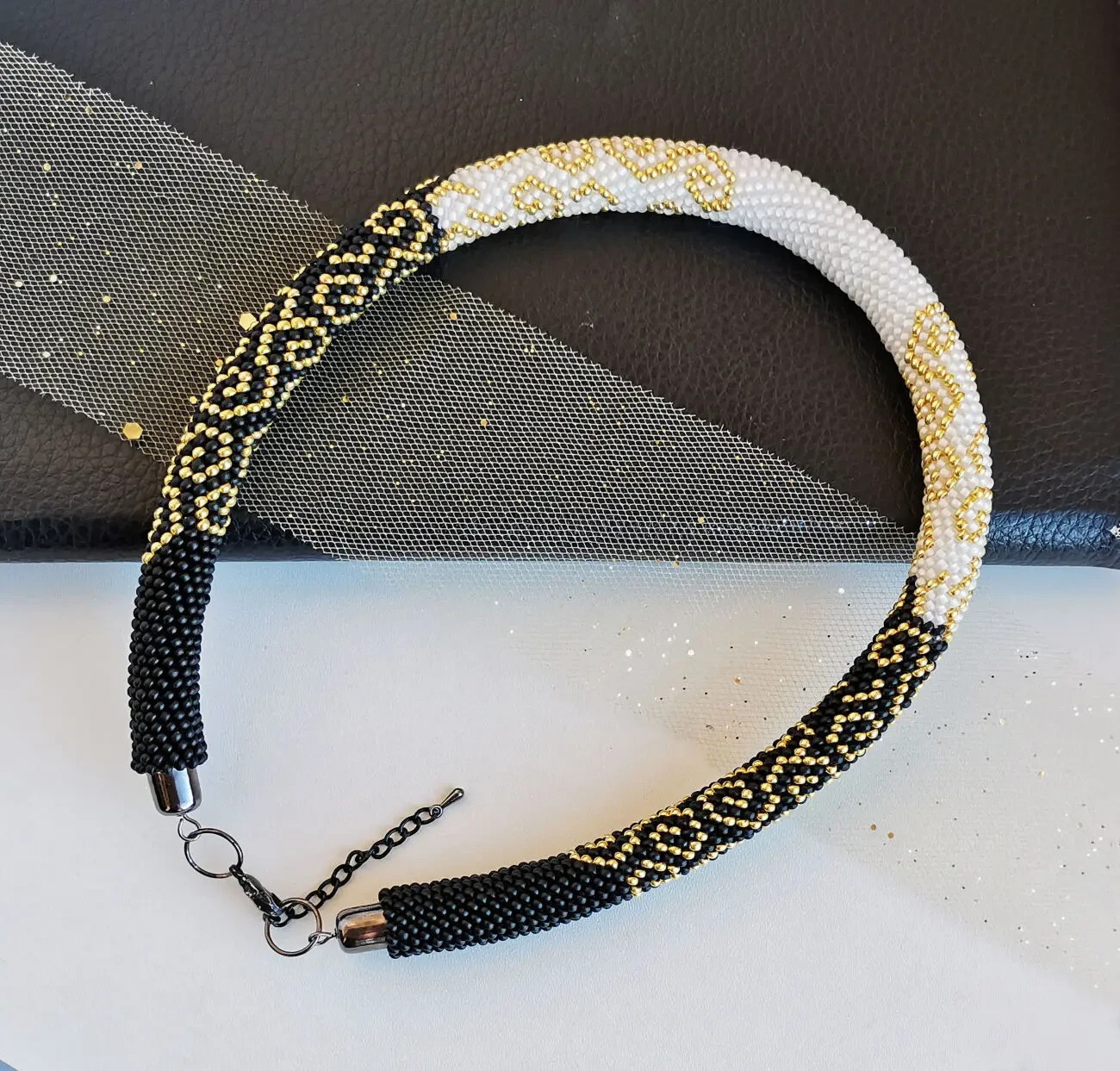 Прикраса із бісеру кольє-джгут Гармонія розкоші 4